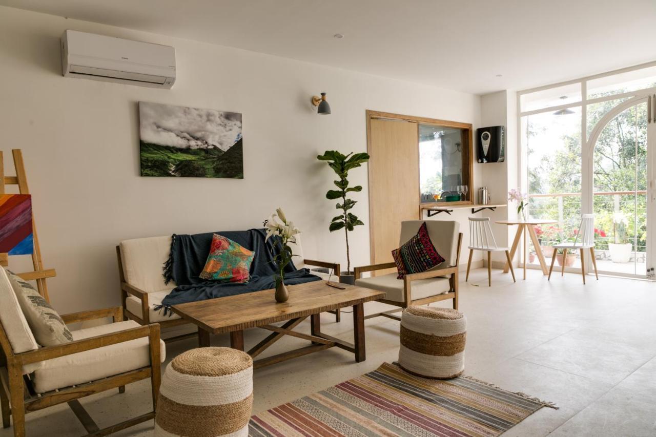 Vaara Bed & Breakfast Ню Делхи Екстериор снимка