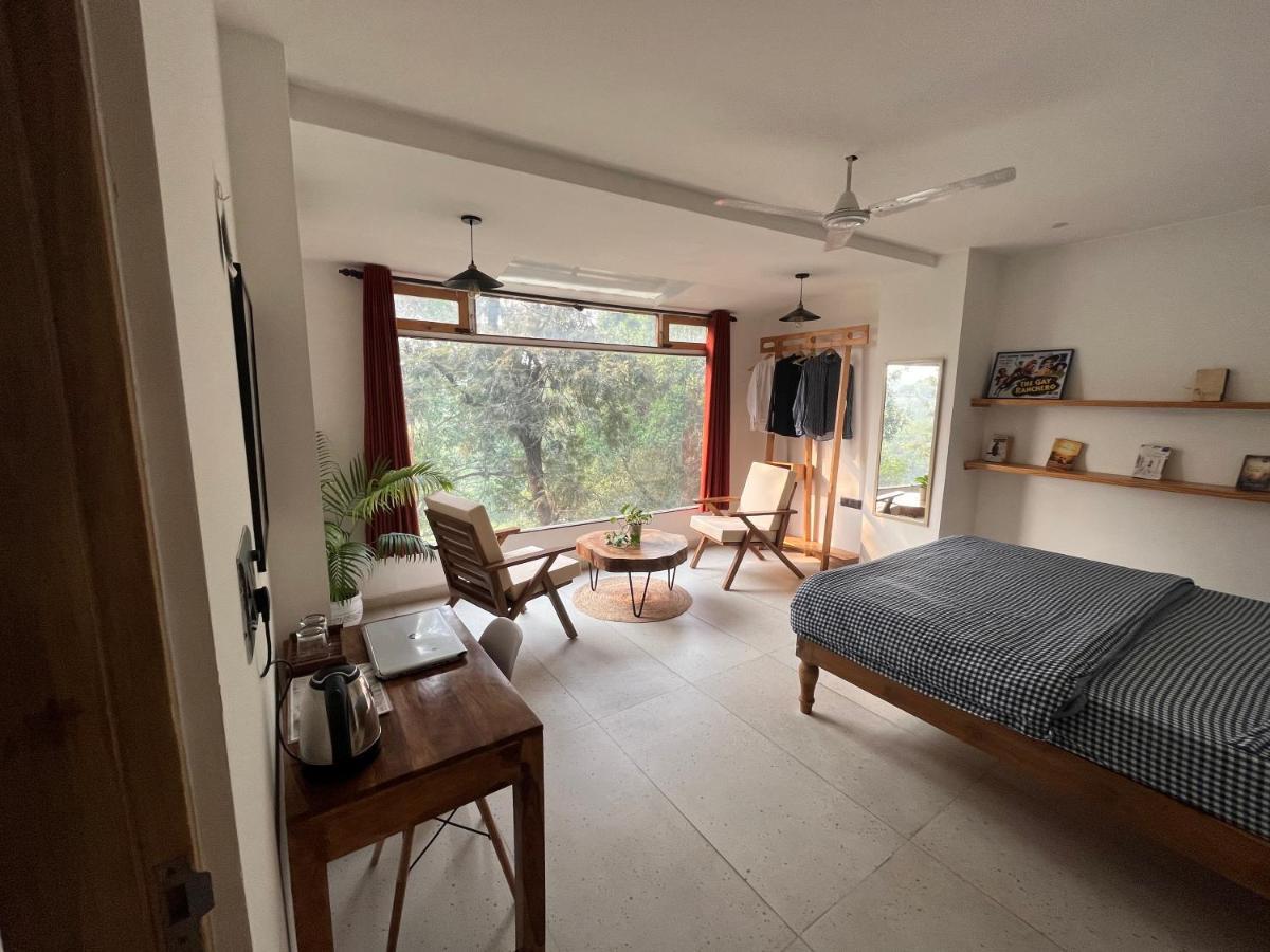 Vaara Bed & Breakfast Ню Делхи Екстериор снимка